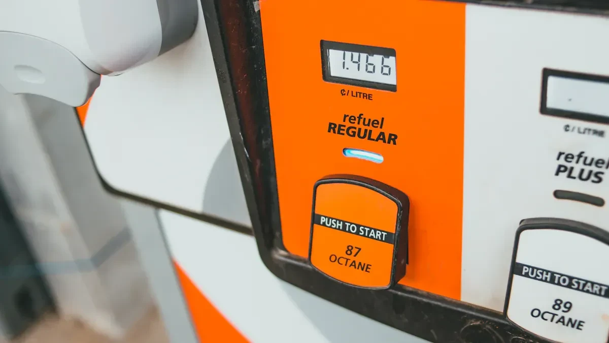 Bomba de combustible mecánica frente a bomba de combustible eléctrica: ¿Cuál es mejor para los motores de generadores?